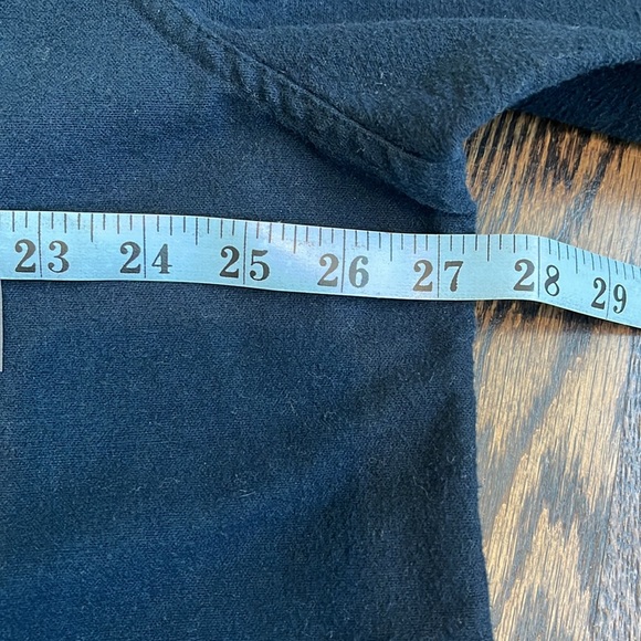 Eddie Bauer long sleeve heavy weight shirt with two front pockets - EUC - Picture 5 of 6